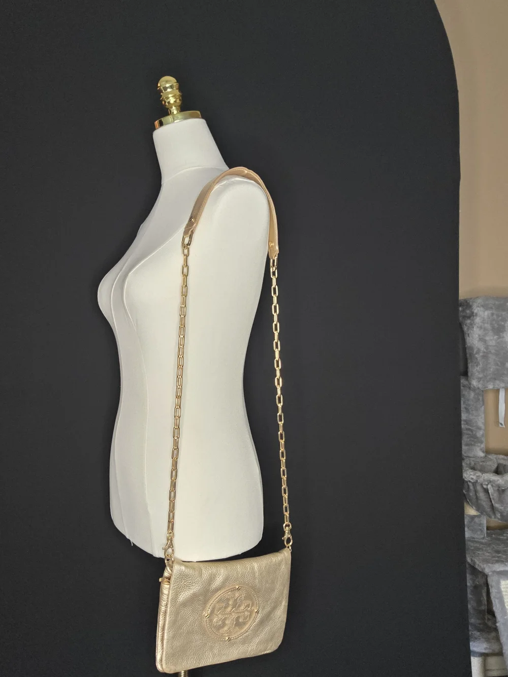 Tory Burch Metallic Gold Crossbody Bag - Elegant Leather Shoulder Bag